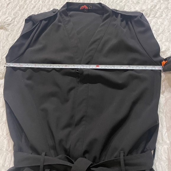 🌟 Forever 21 Black Cap Sleeve Jumpsuit w/ Tie Belt | Size Large - Picture 5 of 11